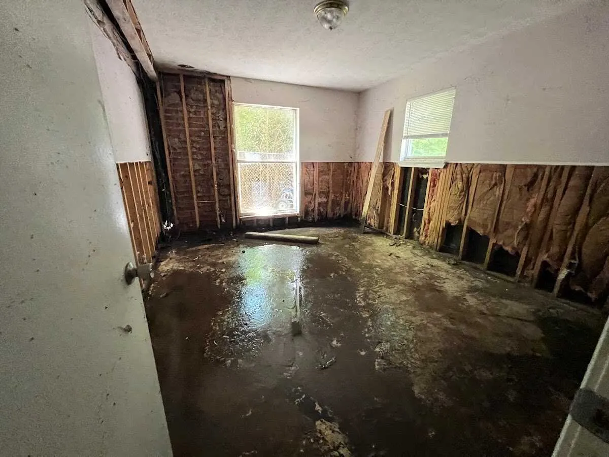 Water Damage Restoration services in Solon, MI